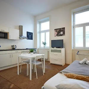  Apartamento Close To Metro Iii Austria